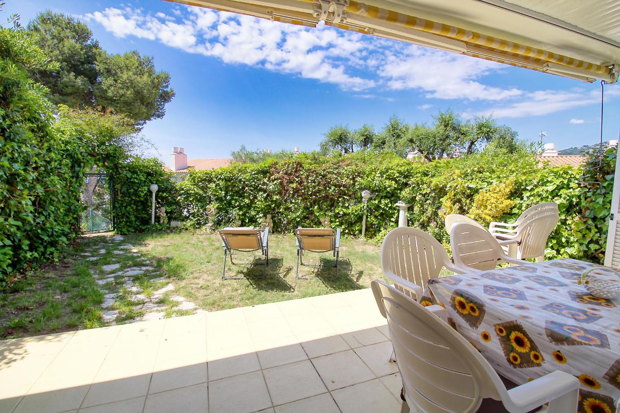 Hauzify I Apartament Orquidies Castell-Castell-Platja d'Aro Extérieur photo